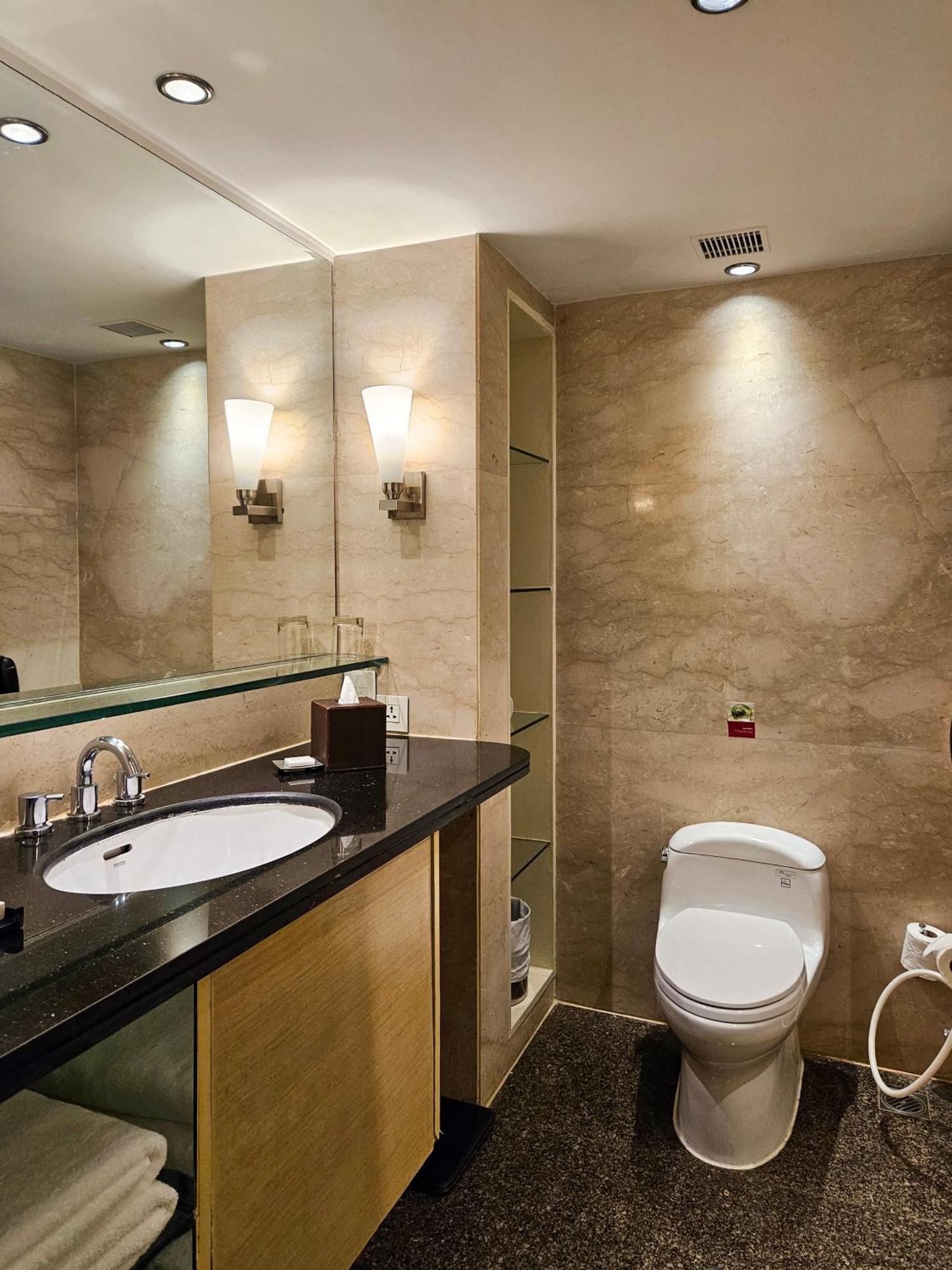 Marriott Executive Apartment - Lakeside Chalet, Mumbai Exterior photo